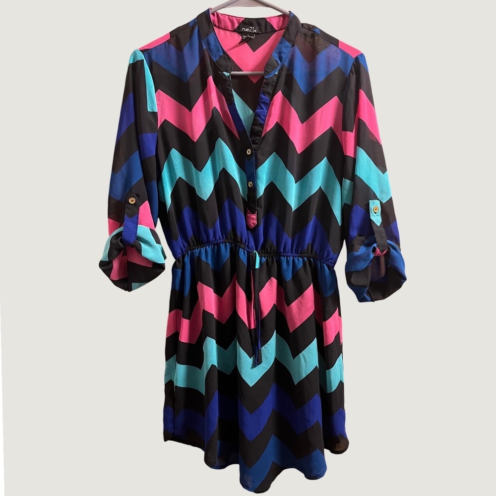 rue21 Chevron Mini Dress Womens Large Pink Blue Teal Black Roll Tab Sleeve